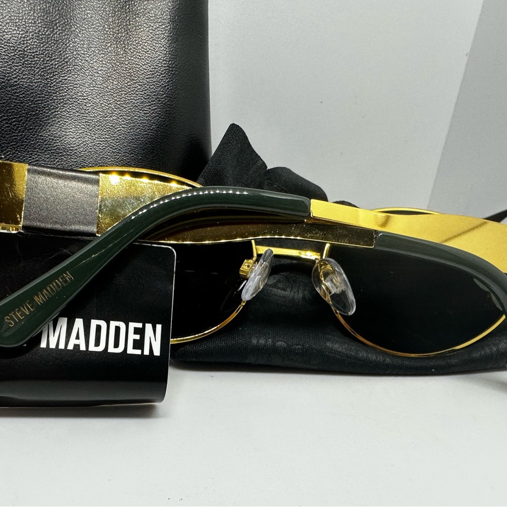 Steve Madden Gold Frame Sunglasses. Green Accents. New - Picture 7 of 7